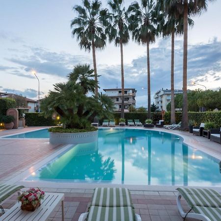 Residence Torre Del Mar Alba Adriatica Luaran gambar