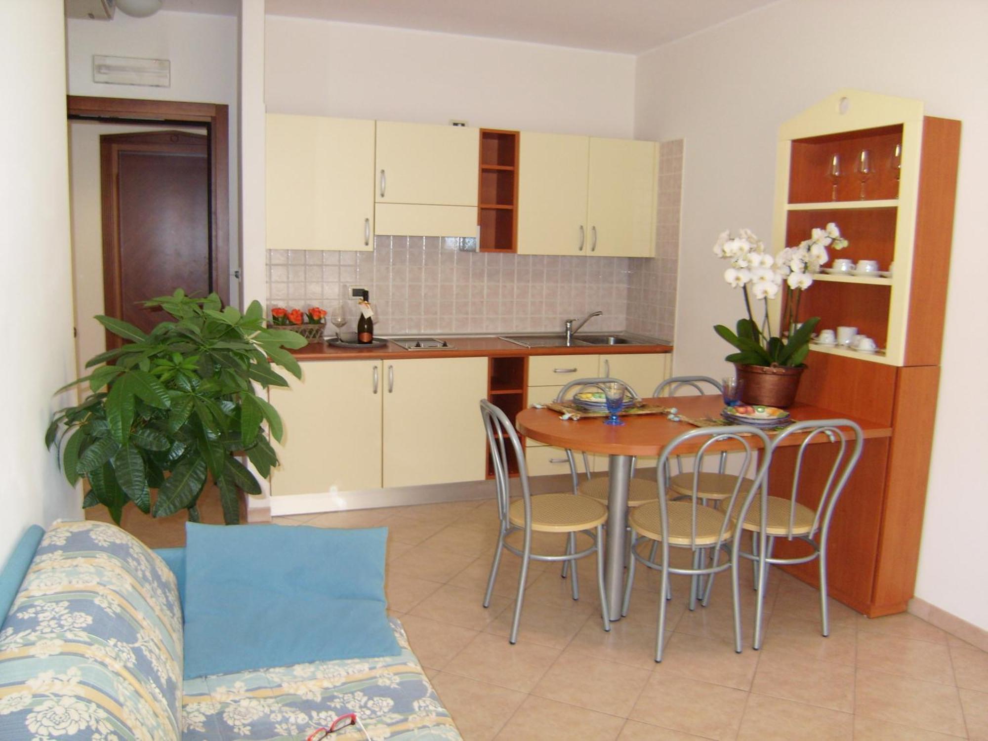 Residence Torre Del Mar Alba Adriatica Bilik gambar