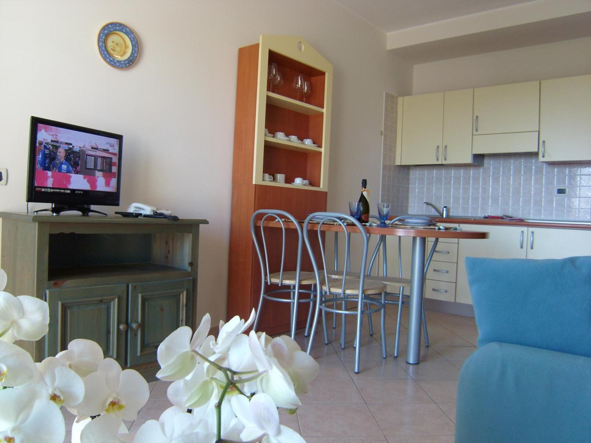 Residence Torre Del Mar Alba Adriatica Bilik gambar
