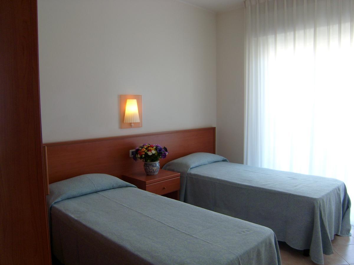 Residence Torre Del Mar Alba Adriatica Luaran gambar