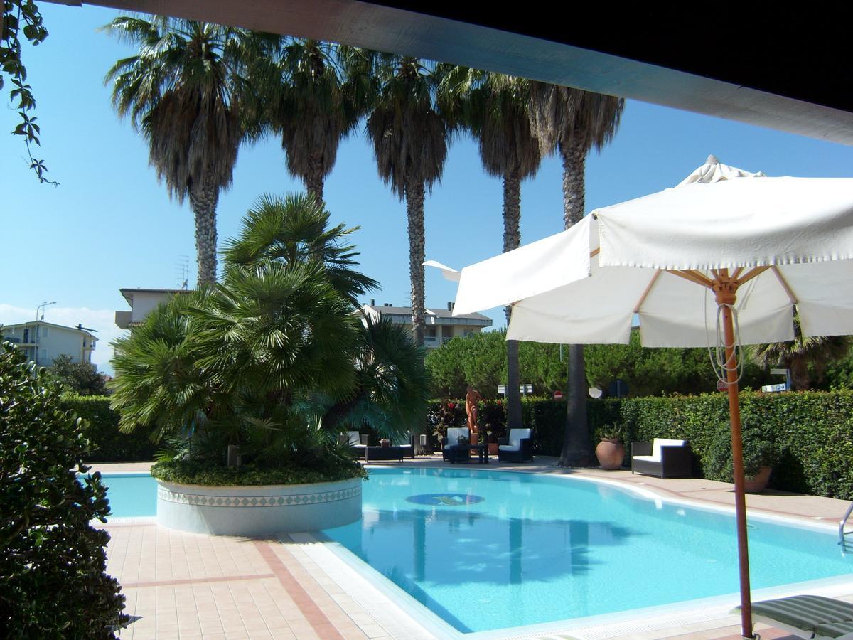 Residence Torre Del Mar Alba Adriatica Luaran gambar