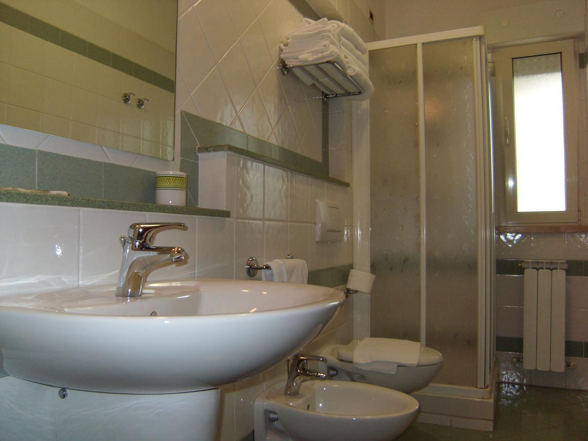 Residence Torre Del Mar Alba Adriatica Luaran gambar