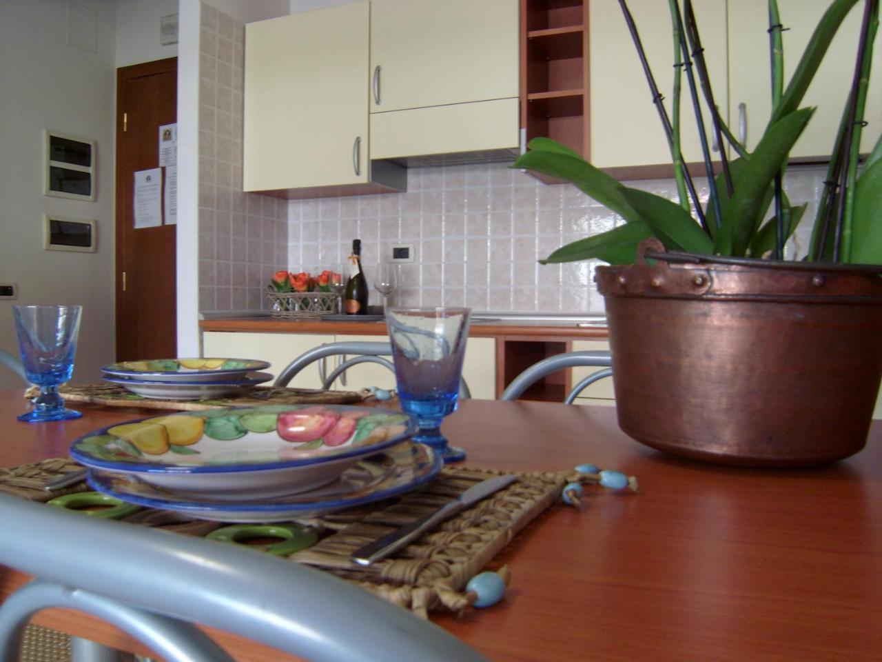 Residence Torre Del Mar Alba Adriatica Bilik gambar