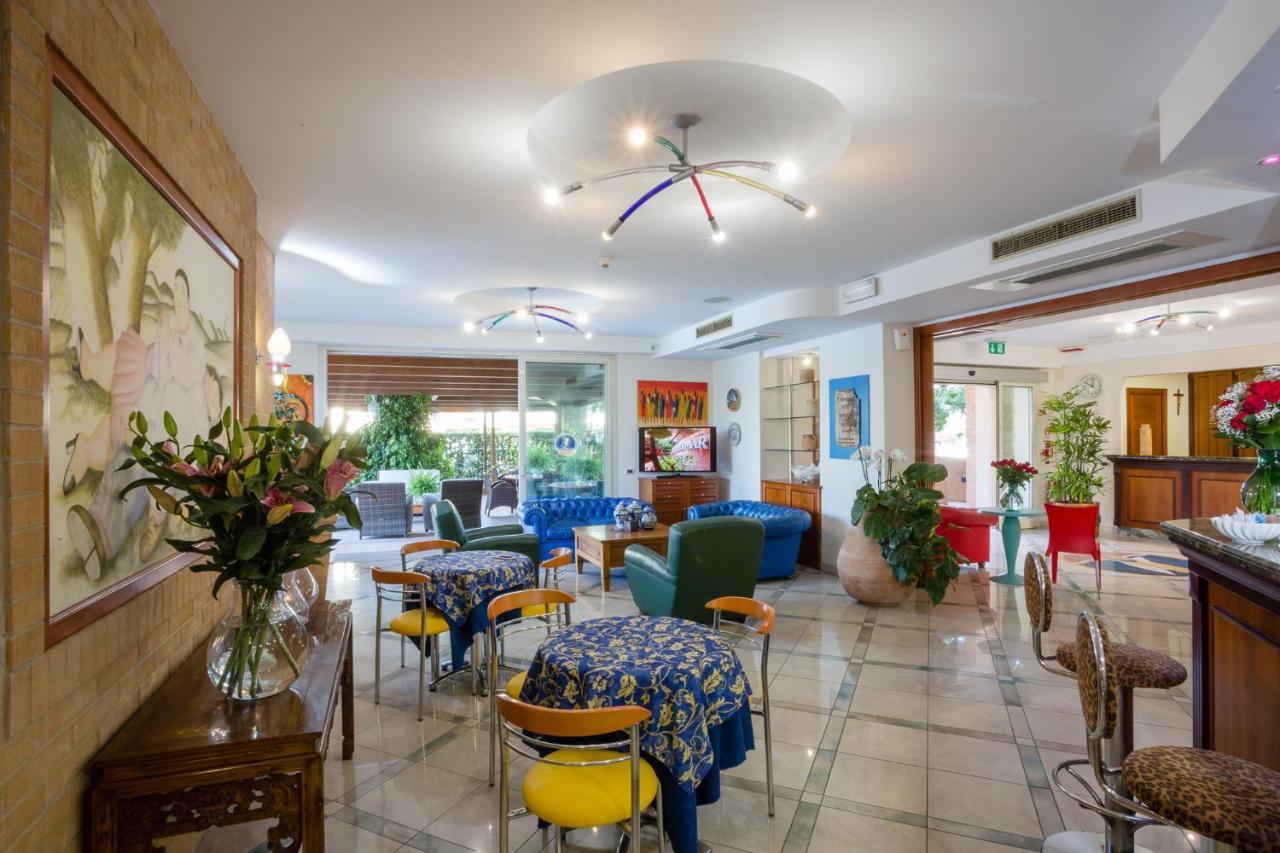 Residence Torre Del Mar Alba Adriatica Luaran gambar