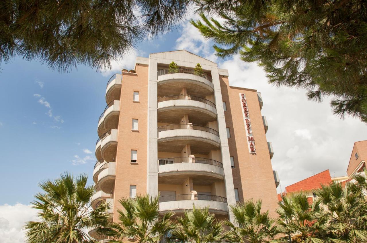 Residence Torre Del Mar Alba Adriatica Luaran gambar