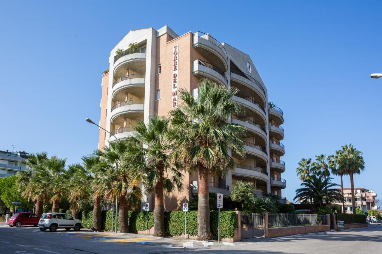 Residence Torre Del Mar Alba Adriatica Luaran gambar