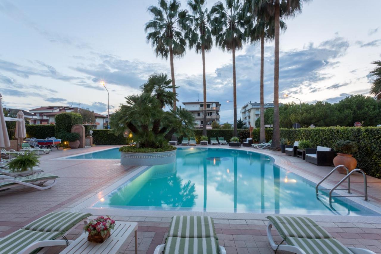 Residence Torre Del Mar Alba Adriatica Luaran gambar